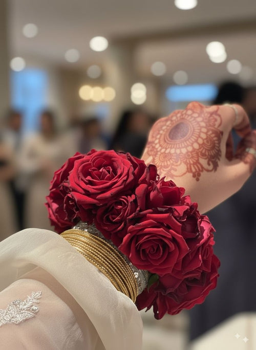 Red rose wrist gajra