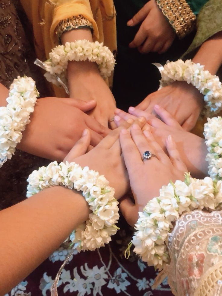 White floral wrist gajras